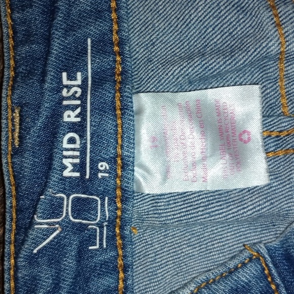 Mid rise shorts - Picture 3 of 7